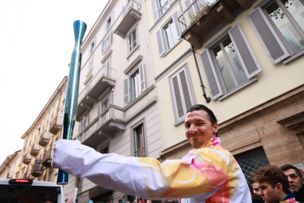 ibra-tedoforo-milano-provo-a-restituirti-quello-che-posso