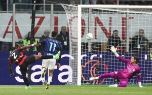 il-gol-di-estupinan-la-telecronaca-diventa-una-maglietta