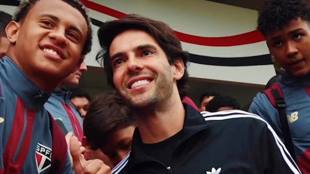 le-stelle-del-san-paolo-visitano-il-centro-giovanile-kaka-ma-non-solo