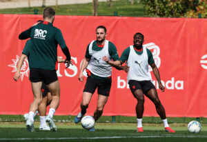 oggi-a-milanello-gimenez-e-rabiot-sul-campo-centrale