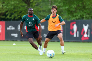 Iscriviti al canale Whatsapp di Milanistichannel per leggere in anteprima tutte le notizie sul Milan. Entra a far parte di una famiglia rossonera.