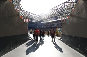 tifosi-milan-in-pena-anche-emma-costretta-a-lasciare-lo-stadio-20-minuti-prima