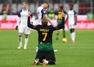 gimenez-gol-verona-milan-nkunku