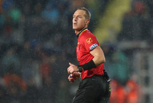 pairetto-passa-la-palla-al-milan-e-carlo-alvino-impazzisce-non-si-puo-fare